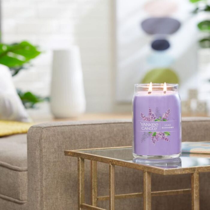 Yankee Candle Lilac Blossoms - Signature Large Jar